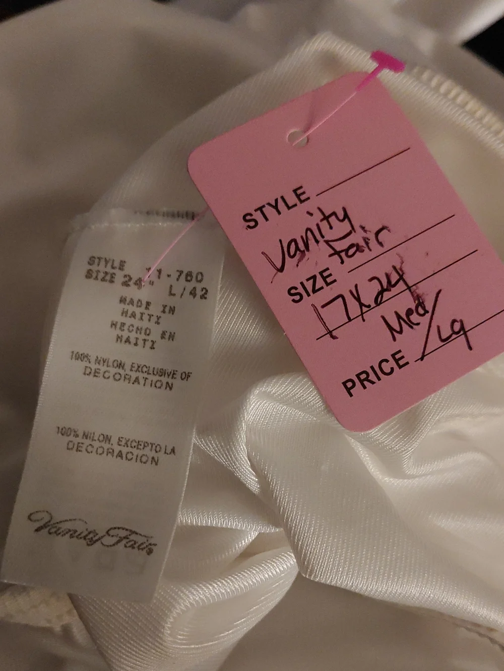 Vanity Fair Med/Large White Half Slip